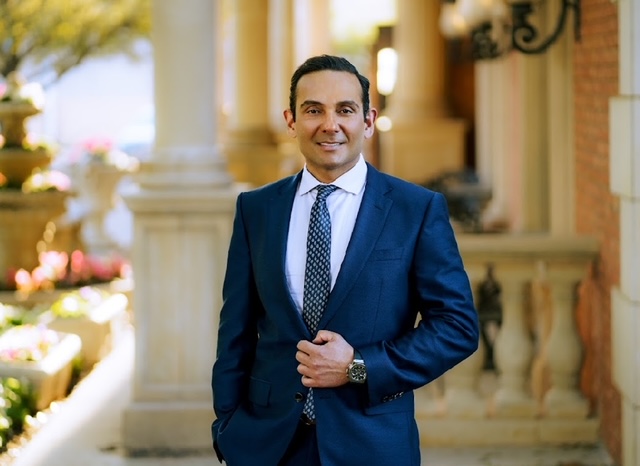 Kian Daghighi, DDS