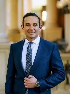 Kian Daghighi, DDS